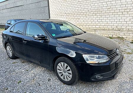 Volkswagen Jetta VI Comfortline 1.6 TDI