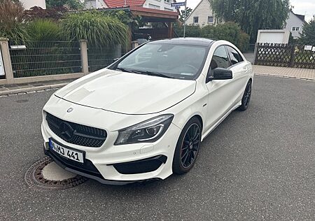 Mercedes-Benz CLA 250 DCT 4MATIC AMG Line AMG Line