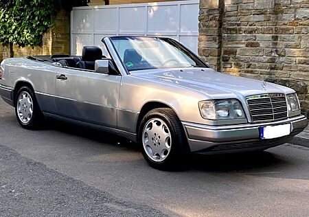 Mercedes-Benz 220 E Cabrio W 124 Scheckheft & Gutachten