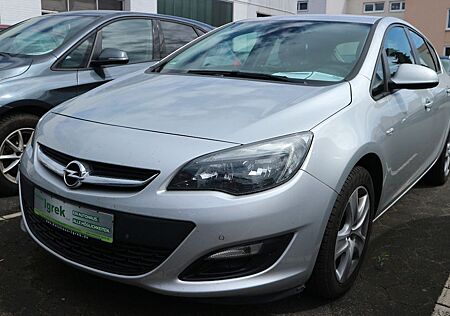 Opel Astra J Lim. 1.6 Edition Navi