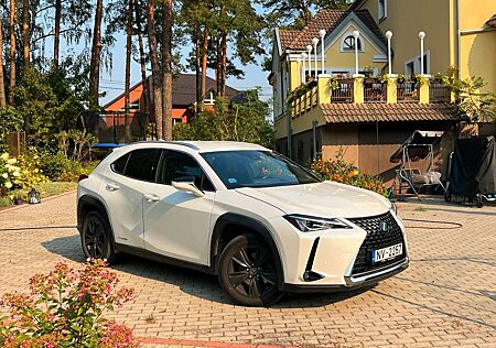 Lexus UX 250h Comfort+