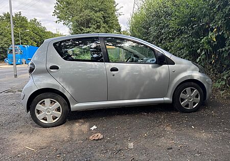Toyota Aygo (X) Aygo 4 Türer | TÜV bis 07/2027