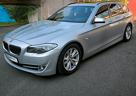 BMW 525d Touring 3.0L/ Xenon/Navi Panorama/Head Up