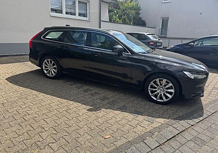 Volvo V90 D5 AWD Momentum Pro Geartronic HarmanKardon