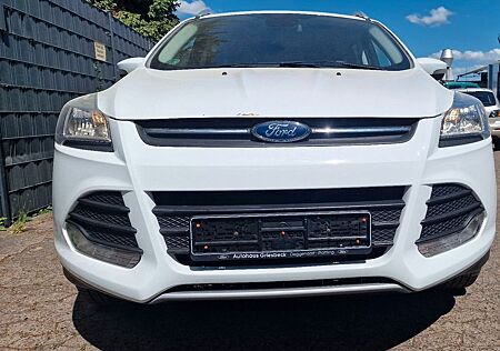 Ford Kuga 2.0 TDCi Automatik 4x4, 2016, weiß,