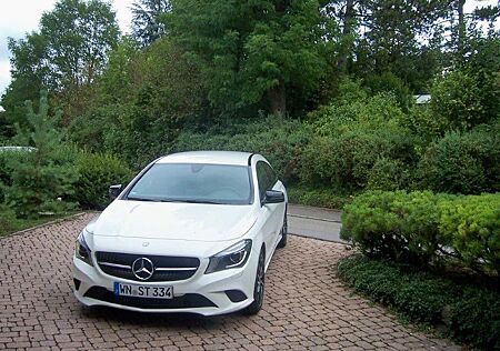 Mercedes-Benz CLA 180 Shooting Brake CLA 180 Urban Shootin...
