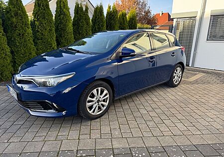 Toyota Auris Cool