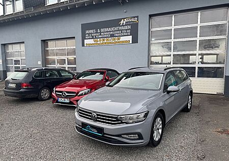 VW Passat Variant Volkswagen Navi Cam Klimaauto PDC LED SHZ