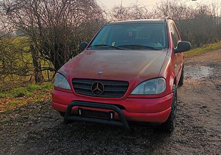 Mercedes-Benz ML 430 -