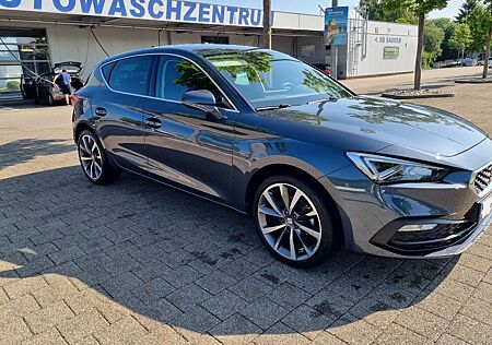 Seat Leon 2.0 TDI 110kW Xcellence DSG tolle Ausstatt.