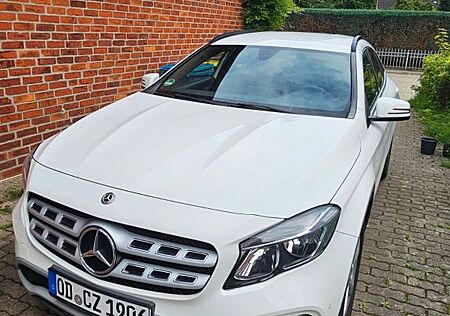 Mercedes-Benz GLA 200 d DCT -
