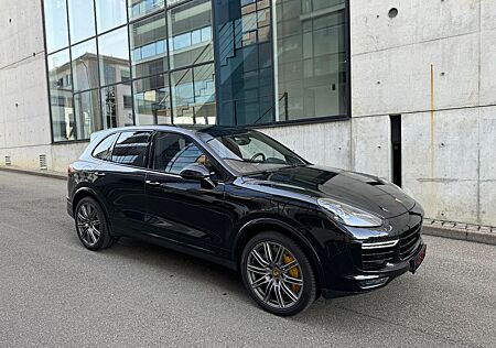 Porsche Cayenne Turbo S *Approved*Service NEU*Burmester*