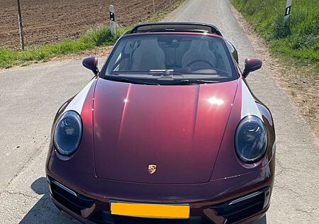 Porsche 992 Targa 4S Heritage Design Edition Heritag...