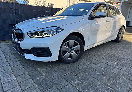 BMW 116d LED,AHK,Live Cockpit,Tempo