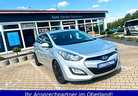 Hyundai i30 Trend + Klima + CD-Player + Einparkhilfe