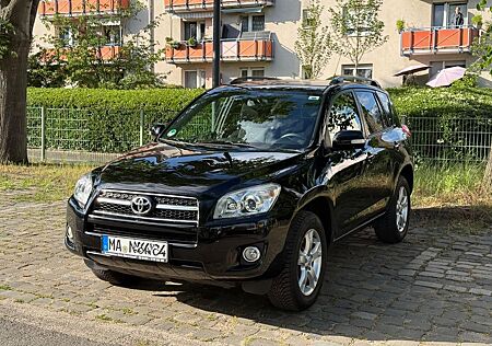 Toyota RAV 4 **2,0**4x4**AHK**Automatik**2. Hand