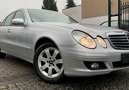 Mercedes-Benz E 200 *FACELIFT*NAVI-AUTOMA-KAMERA-SHZ-ELEK. SIT