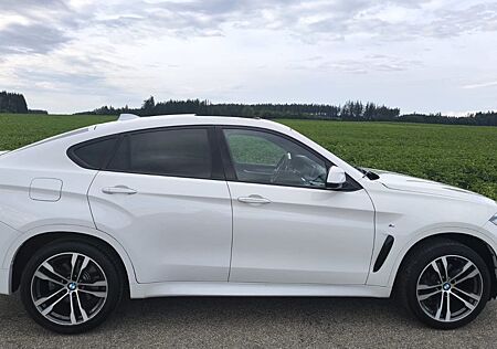 BMW X6 xDrive 40 d M Paket Schiebedach HuD
