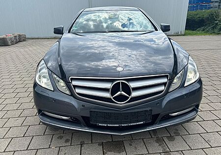Mercedes-Benz E 220 E -Klasse Coupe CDI BlueEfficiency