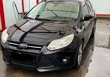 Ford Focus 1,0 EcoBoost 92kW SYNC Edition Turnier...