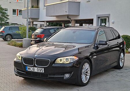 BMW 530d xDrive Touring -