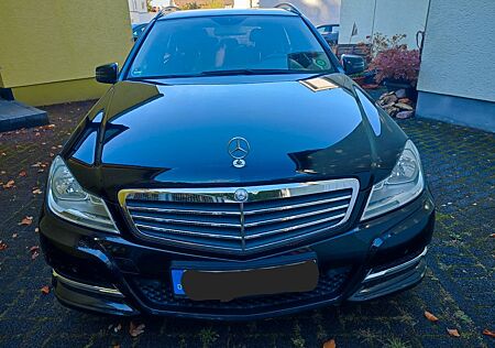 Mercedes-Benz C 180 T BlueEFFICIENCY - Tüv neu