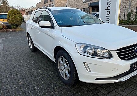 Volvo XC 60 Momentum 2WD