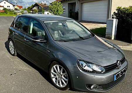 VW Golf Volkswagen 2.0 TDI MATCH Kamera Xenon Alu