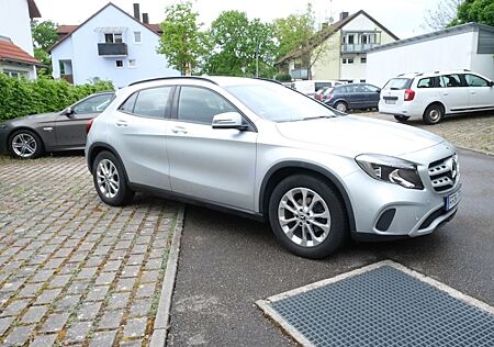 Mercedes-Benz GLA 180 - Sport Utility Vehicle