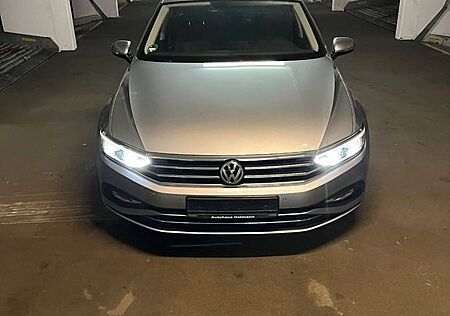 VW Passat Volkswagen 2.0 TDI SCR DSG Business