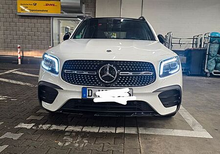 Mercedes-Benz GLB 200 4MATIC AMG