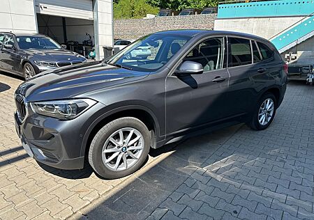 BMW X1 sDrive 18D Navi, HUD, LED, RKF, AHK,