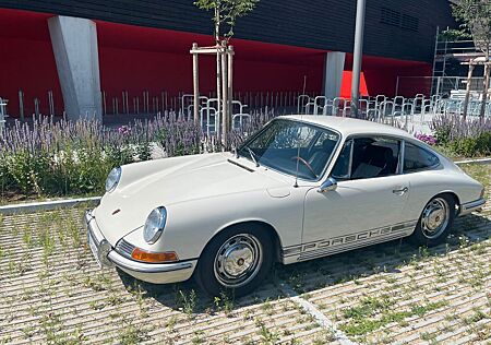 Porsche 912 SWB aus 2/1966 mit 3 Instrumenten