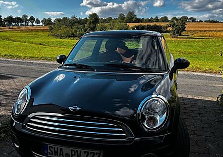 Mini Cooper / TÜV neu bis 07/2027