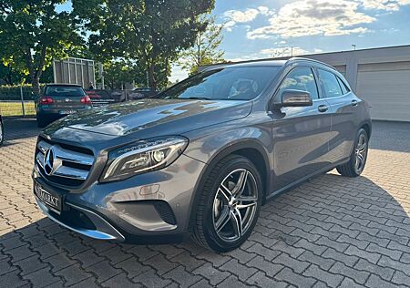 Mercedes-Benz GLA 200 |7G TRONIC|AHK|SHZ|NAV|XENON|LED|1HAND