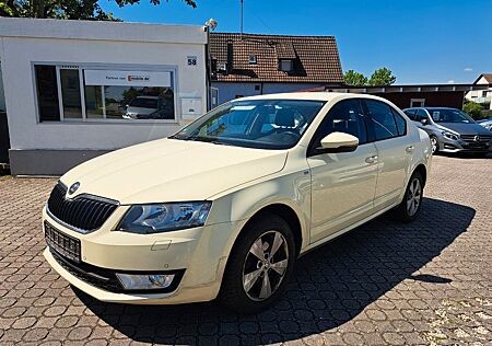 Skoda Octavia 1.6 TDI Lim. Elegance / PDC/LEDER*TAXI