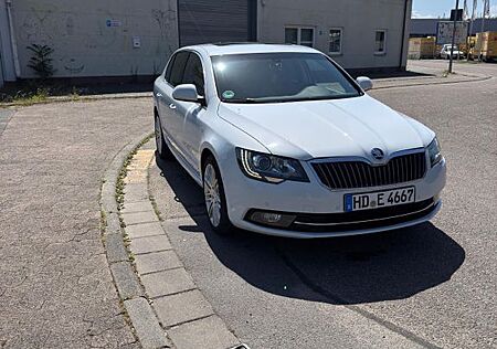 Skoda Superb 2.0 TDI 125kW Green tech DSG Exclusiv...