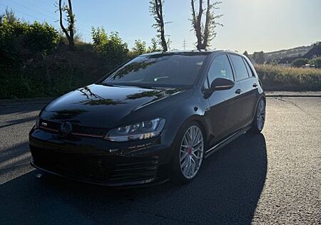 VW Golf Volkswagen 2.0 TSI DSG BMT GTI GTI