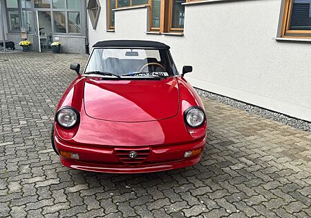 Alfa Romeo Spider Italienischer Oldtimer: 2.0