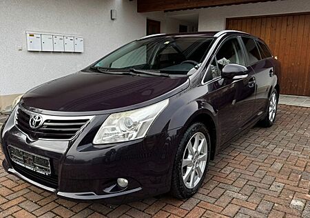 Toyota Avensis Kombi Executive*Tempo*AHK*SHZ*Klima*HU*