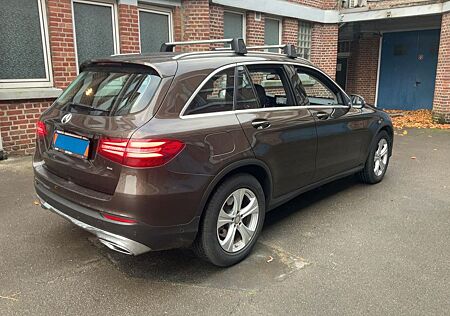 Mercedes-Benz GLC 220 d 4Matic +LED+AIRMATIC+NAVI+LEDER+TOTW.+