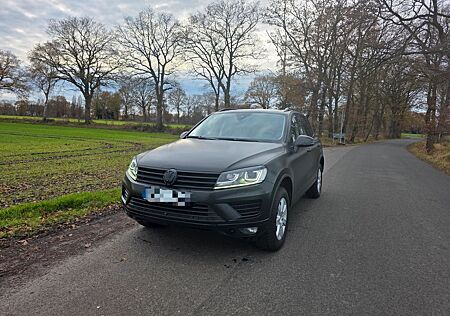 VW Touareg Volkswagen 3.0 V6 TDI *schwarz matt*