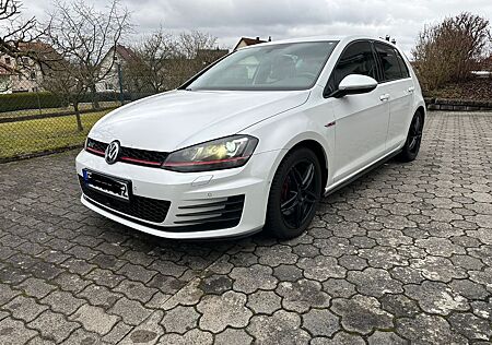 VW Golf Volkswagen 2.0 TSI BMT GTI GTI