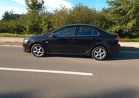 Mitsubishi Lancer 2.0 DI-D Invite Invite