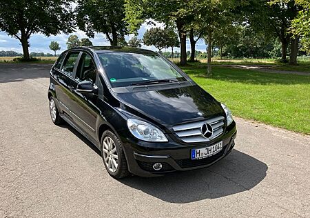 Mercedes-Benz B 200 - Automatik