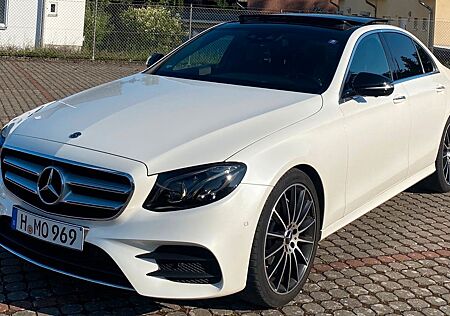 Mercedes-Benz E 220 d AMG Line Autom. Panorama 360 HeadAP