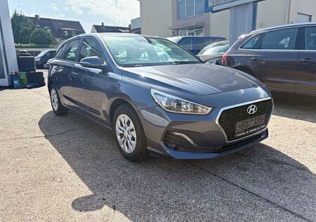 Hyundai i30 cw Trend*1 HAND*73000 KM*NAVI*KAMERA*SHZ