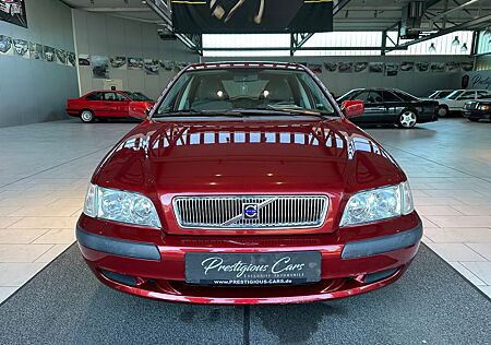 Volvo V40 1.8l Klima 1.Hd Voll Volvo Service TÜV+ÖLNEU
