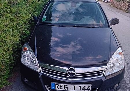 Opel Astra Caravan 1.9 CDTI NAVI AT NAVI
