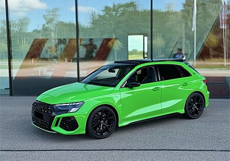 Audi RS3 Sportback *Sport-AGA/Pano/Matrix/280/4J*